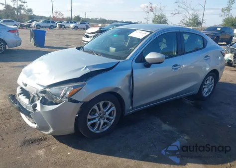 2018 Toyota Yaris Ia z USA, uszkodzony, nr VIN 3MYDLBYV3JY321978
